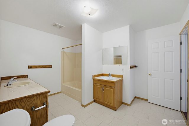20820 127th Avenue E, Graham, WA 98338