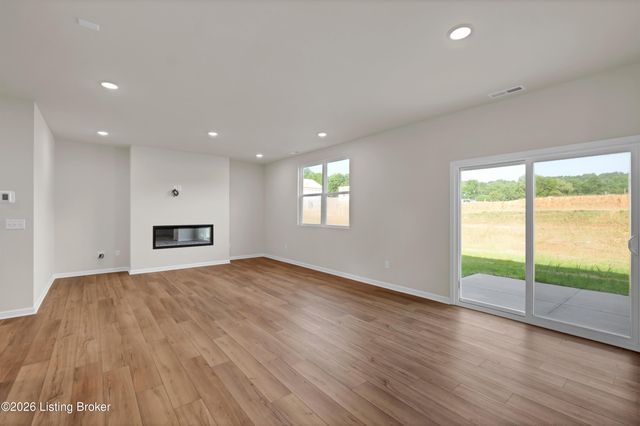 8417 Hollis Vw Way, Louisville, KY 40214