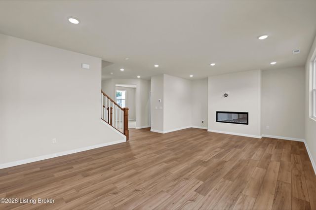 8417 Hollis Vw Way, Louisville, KY 40214