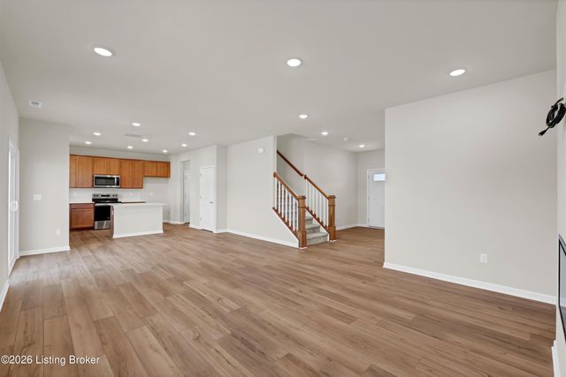 8417 Hollis Vw Way, Louisville, KY 40214