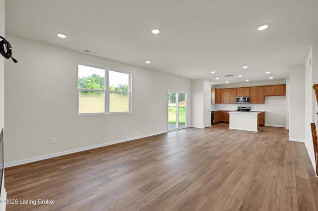 8417 Hollis Vw Way, Louisville, KY 40214
