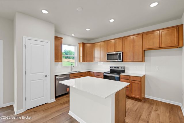 8417 Hollis Vw Way, Louisville, KY 40214