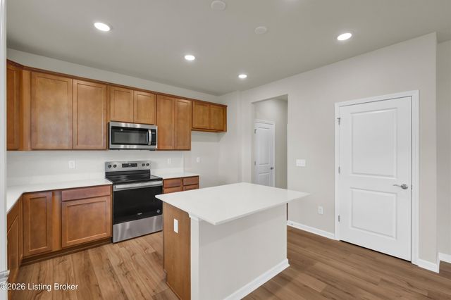 8417 Hollis Vw Way, Louisville, KY 40214
