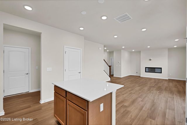 8417 Hollis Vw Way, Louisville, KY 40214