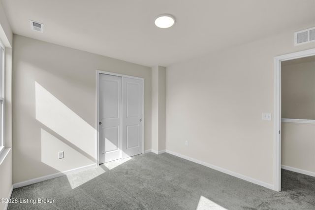 8417 Hollis Vw Way, Louisville, KY 40214