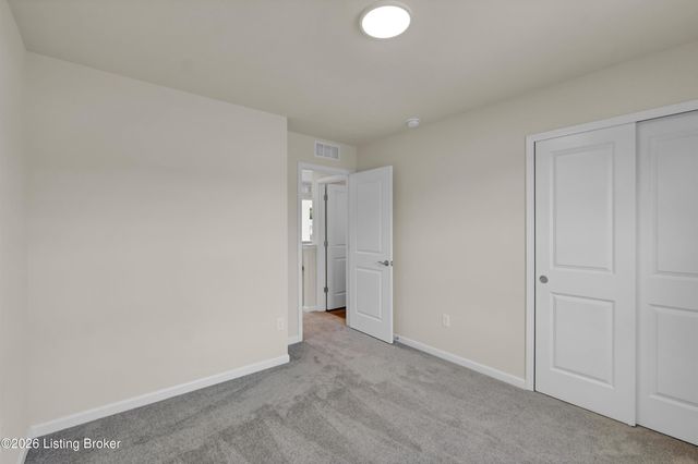 8417 Hollis Vw Way, Louisville, KY 40214