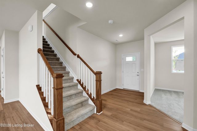 8417 Hollis Vw Way, Louisville, KY 40214