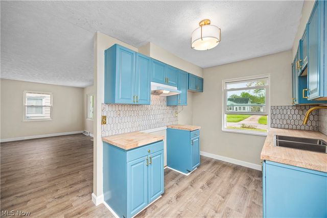624 Eastern Heights Boulevard, Elyria, OH 44035