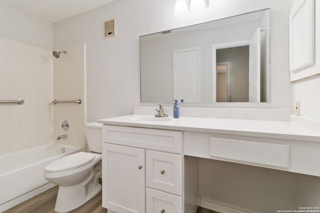 4119 Medical Dr Apt F203, San Antonio, TX 78229