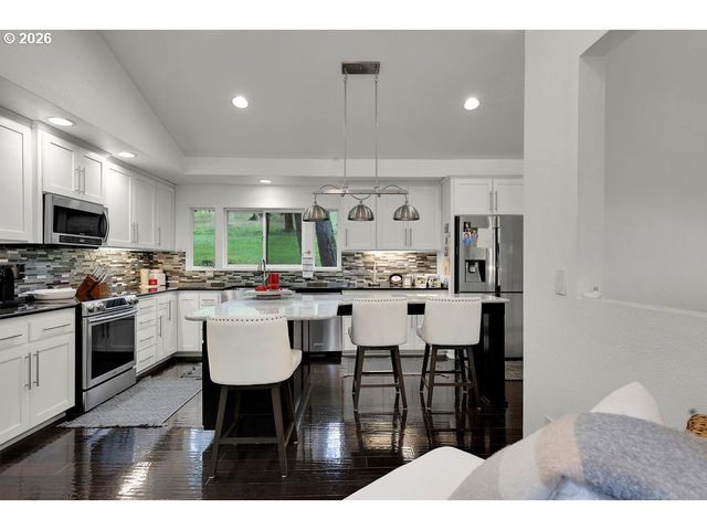 34846 MATTHEWS Rd, Eugene, OR 97405