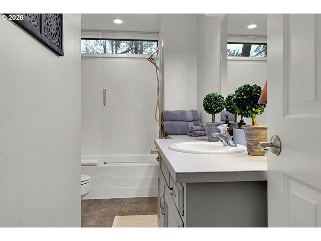 34846 MATTHEWS Rd, Eugene, OR 97405