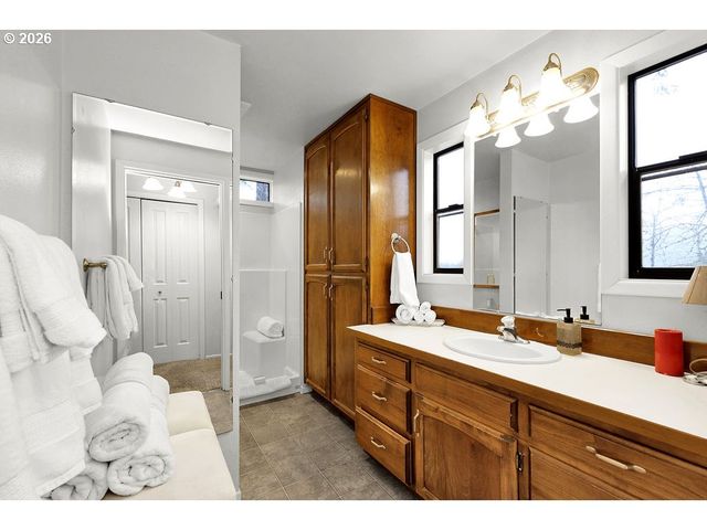 34846 MATTHEWS Rd, Eugene, OR 97405