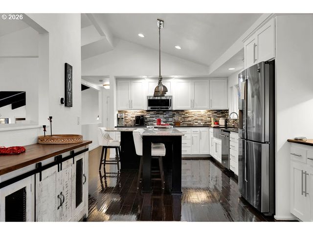 34846 MATTHEWS Rd, Eugene, OR 97405