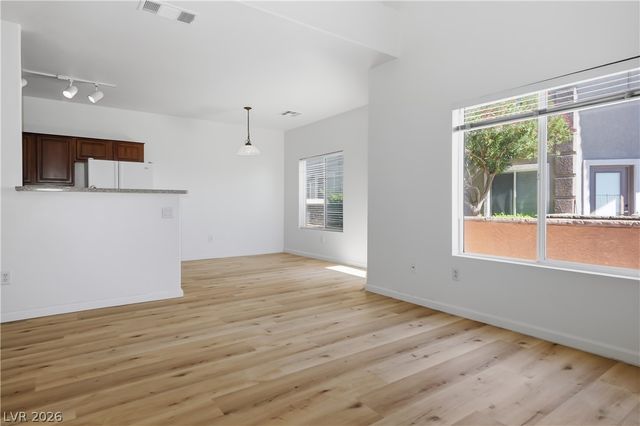 10410 Gold Shadow Avenue, Las Vegas, NV 89129