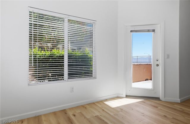 10410 Gold Shadow Avenue, Las Vegas, NV 89129