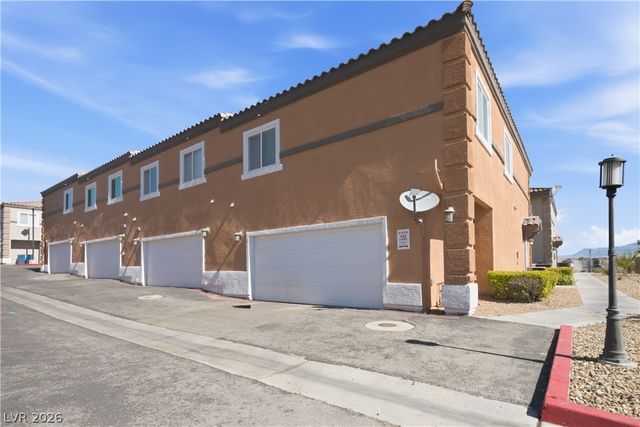 10410 Gold Shadow Avenue, Las Vegas, NV 89129