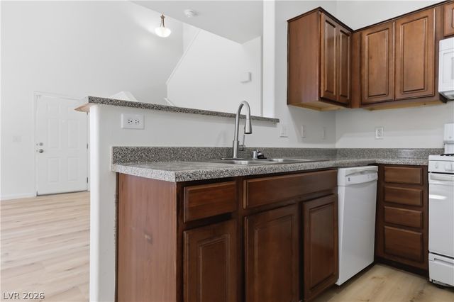 10410 Gold Shadow Avenue, Las Vegas, NV 89129