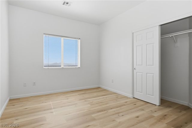 10410 Gold Shadow Avenue, Las Vegas, NV 89129