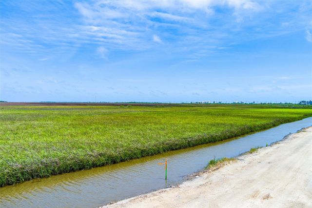 Lot 40 S Tuna Ave, Crystal Beach, TX 77650