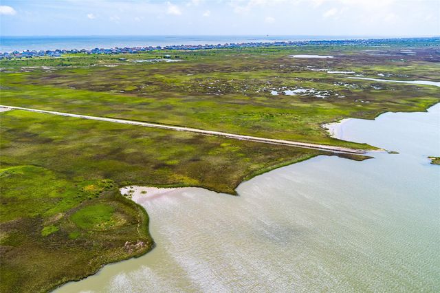 Lot 40 S Tuna Ave, Crystal Beach, TX 77650