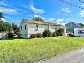 100 Robert Gray Avenue, Tiverton, RI 02878
