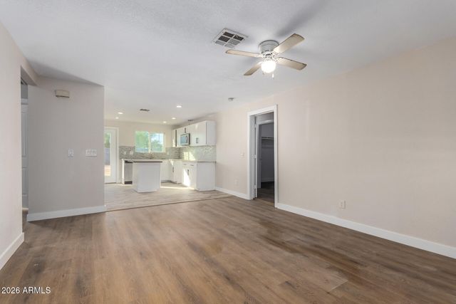 914 S 30TH Drive, Phoenix, AZ 85009