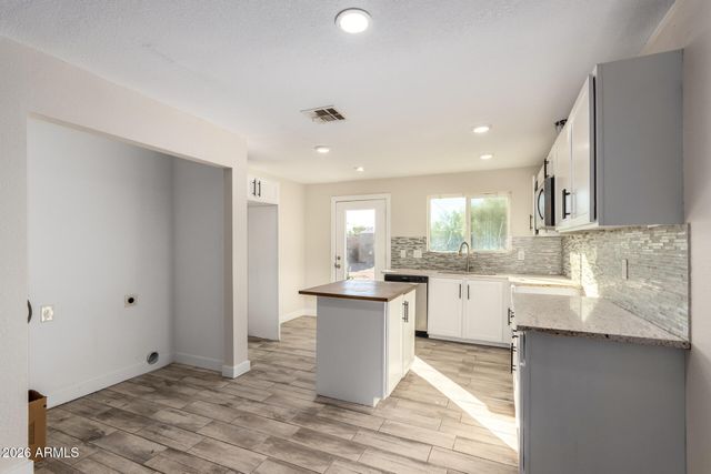 914 S 30TH Drive, Phoenix, AZ 85009