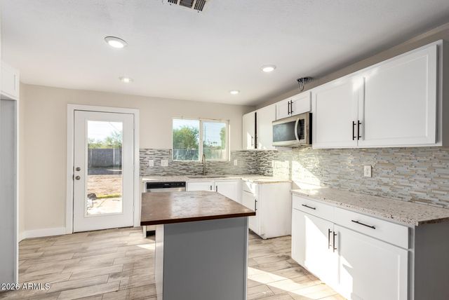 914 S 30TH Drive, Phoenix, AZ 85009