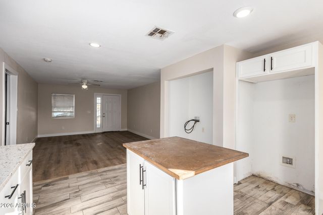 914 S 30TH Drive, Phoenix, AZ 85009