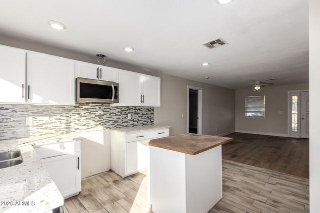 914 S 30TH Drive, Phoenix, AZ 85009