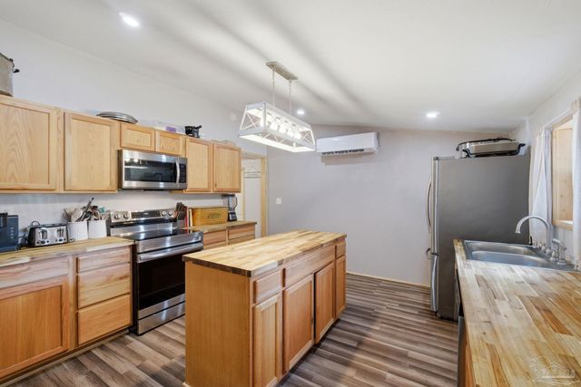 4342 Lindsey Ln, Pace, FL 32571