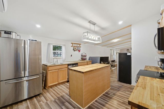 4342 Lindsey Ln, Pace, FL 32571