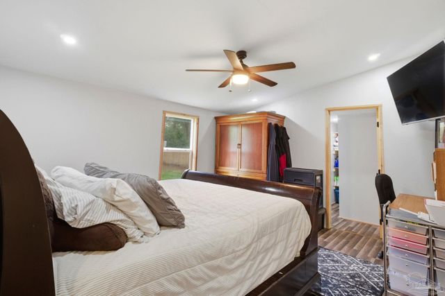 4342 Lindsey Ln, Pace, FL 32571