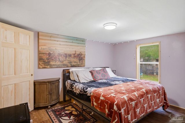 4342 Lindsey Ln, Pace, FL 32571