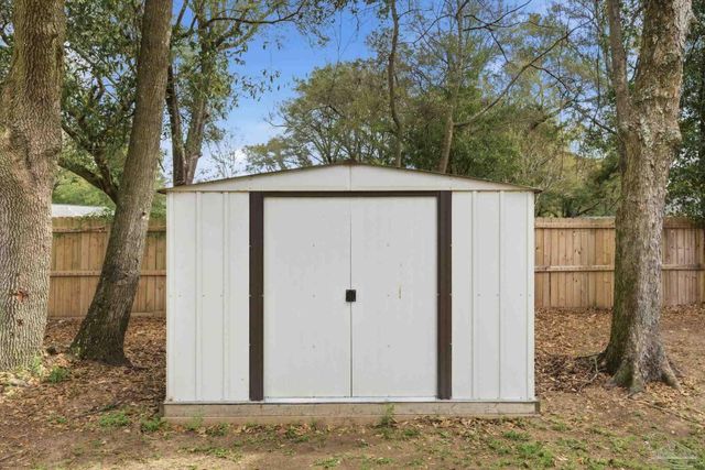 4342 Lindsey Ln, Pace, FL 32571