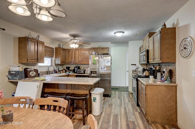 1106 Southern Hills, Carthage, MO 64836