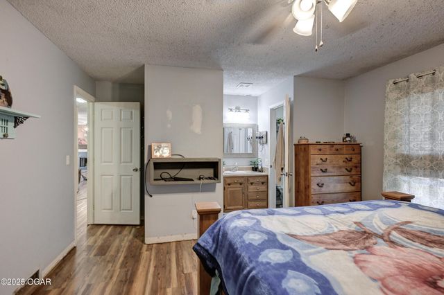 1106 Southern Hills, Carthage, MO 64836