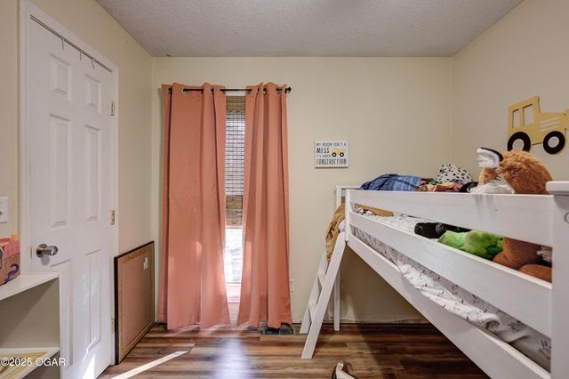 1106 Southern Hills, Carthage, MO 64836