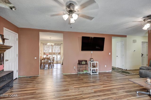 1106 Southern Hills, Carthage, MO 64836