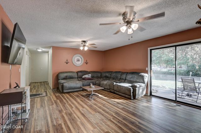 1106 Southern Hills, Carthage, MO 64836