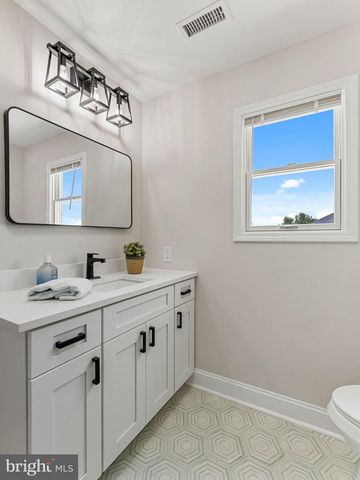 14 W 28TH ST, Ocean City, NJ 08226