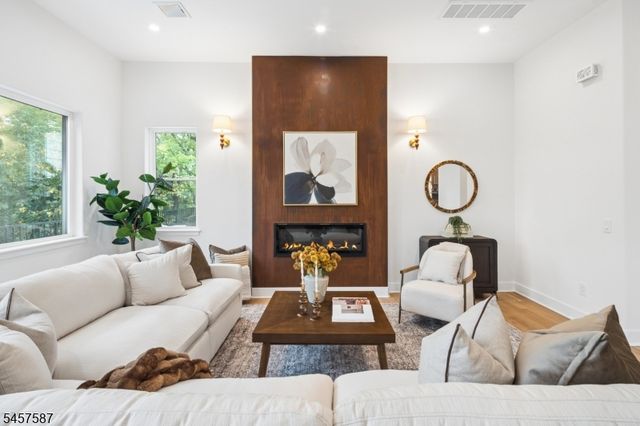 233 Fairmount Ave, Chatham Boro, NJ 07928