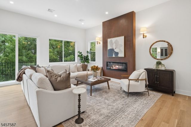 233 Fairmount Ave, Chatham Boro, NJ 07928
