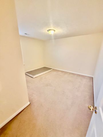 3373 Royal Troon Road, Lexington, KY 40509