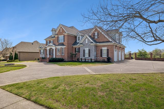 107 Gaston St, Gallatin, TN 37066