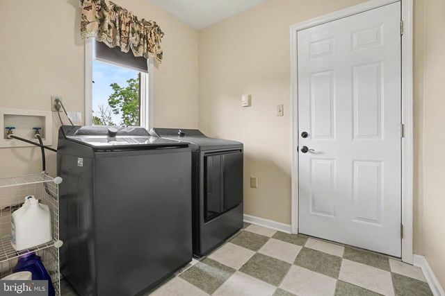 2093 FAIRWAY LN, Harrisburg, PA 17112