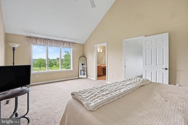 2093 FAIRWAY LN, Harrisburg, PA 17112
