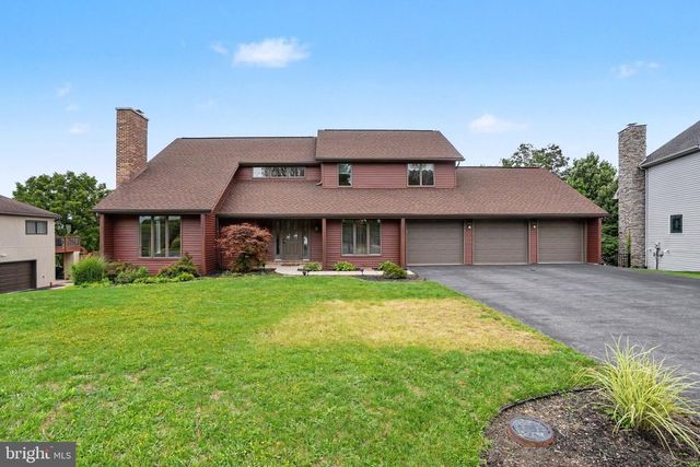 2093 FAIRWAY LN, Harrisburg, PA 17112