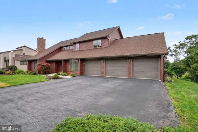 2093 FAIRWAY LN, Harrisburg, PA 17112