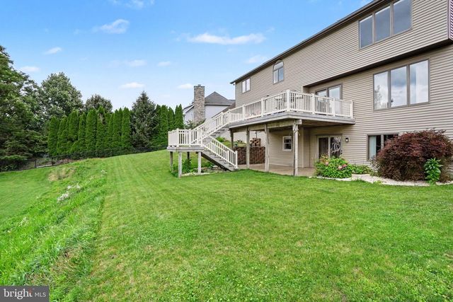 2093 FAIRWAY LN, Harrisburg, PA 17112